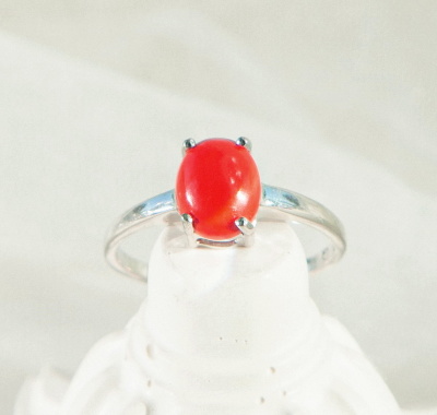 Серебряное кольцо с кораллом натуральным арт. 27076